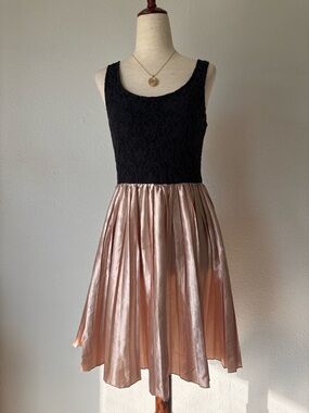 dELIA*S black lace scoop neck top with pink pleated skirt dress 🖤